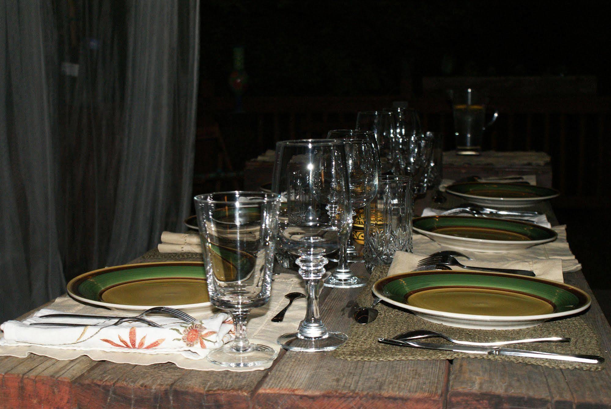 The Red Rooster Lodge Coulterville Dış mekan fotoğraf