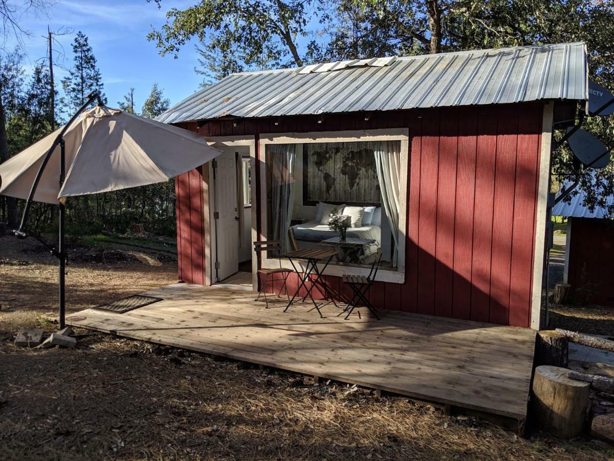 The Red Rooster Lodge Coulterville Dış mekan fotoğraf