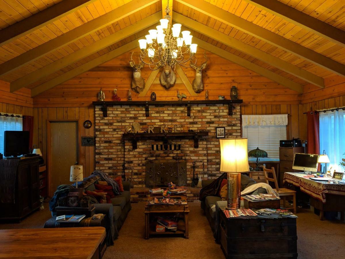 The Red Rooster Lodge Coulterville Dış mekan fotoğraf